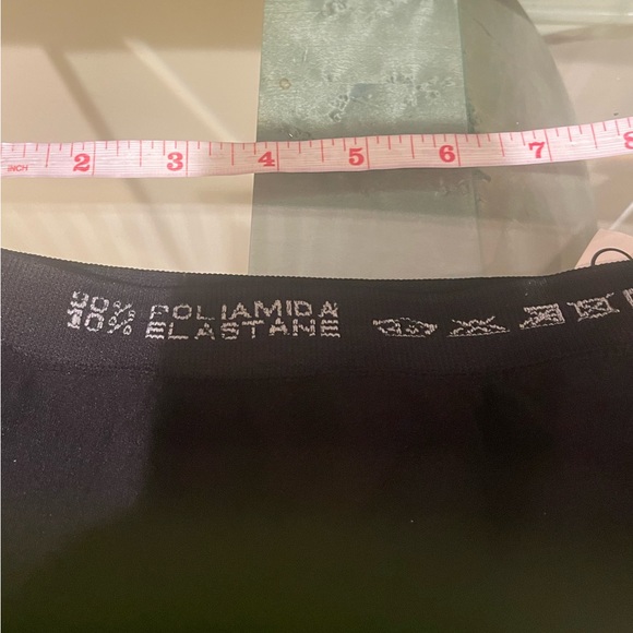 Bundled NWT Calvin Klein ladies briefs with free gift🎁CK sports bra - Picture 2 of 4